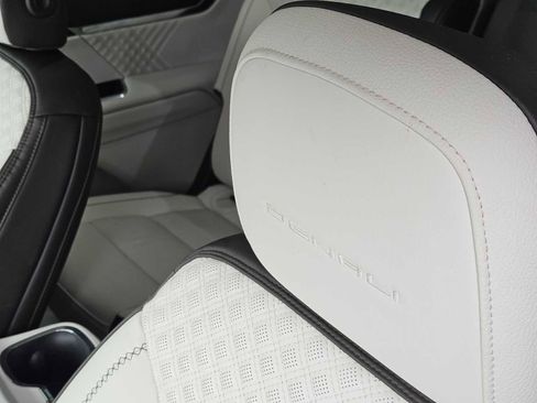 Used 2024 GMC Acadia Denali w/ Super Cruise Package image 14