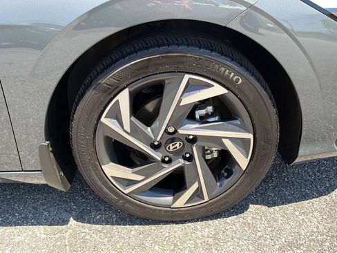 Used 2025 Hyundai Elantra Sport FWD image 4