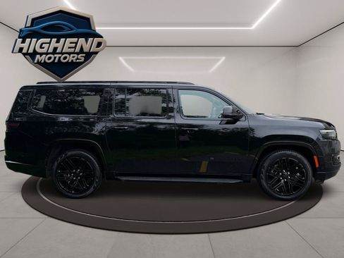 Used 2024 Jeep Wagoneer L Series II AWD/4WD image 7