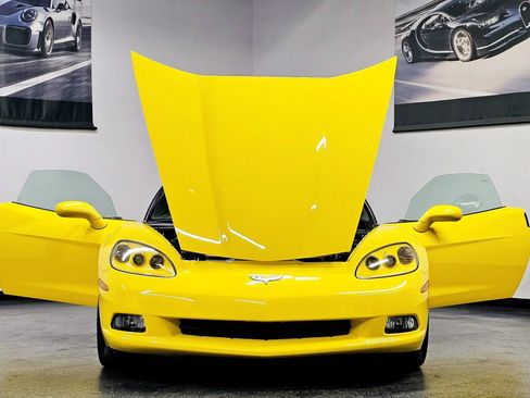 Used 2006 Chevrolet Corvette Convertible w/ Preferred Equipment Group image 7