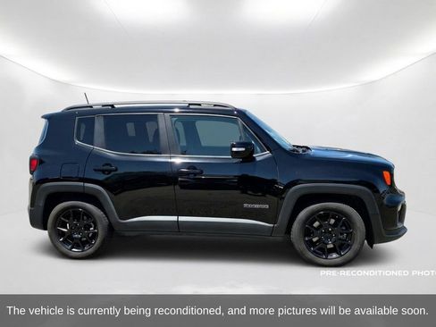 Used 2020 Jeep Renegade Altitude FWD image 4