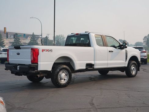 Used 2023 Ford F250 XL w/ FX4 Off-Road Package AWD/4WD image 3