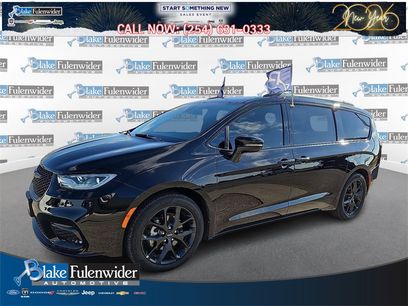 Used 2024 Chrysler Pacifica Limited w/ S Appearance Package
