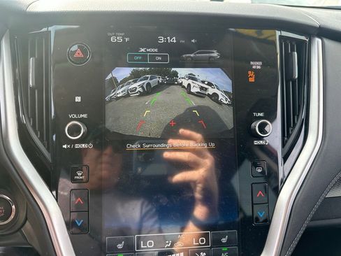 Used 2025 Subaru Outback Premium image 32