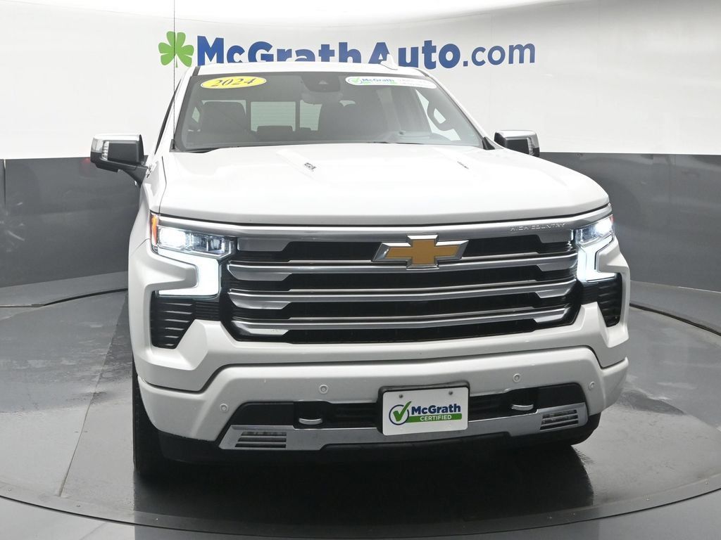 Used 2024 Chevrolet Silverado 1500 High Country w/ High Country Premium Package AWD/4WD image 5