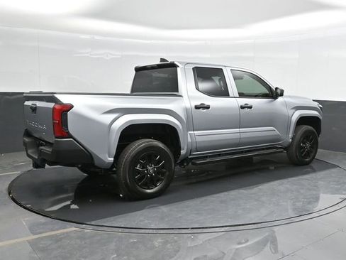 Used 2025 Toyota Tacoma SR image 3