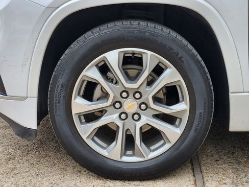 Used 2020 Chevrolet Traverse Premier w/ LPO, Floor Liner Package image 8