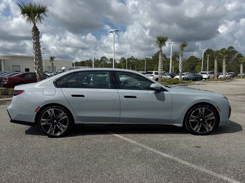 New 2025 BMW 750e xDrive AWD/4WD image 3