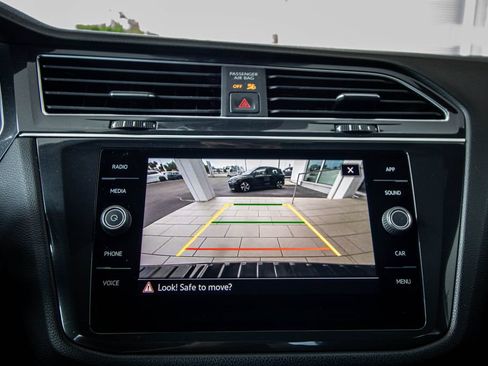 Certified 2023 Volkswagen Tiguan SE R-Line FWD image 43