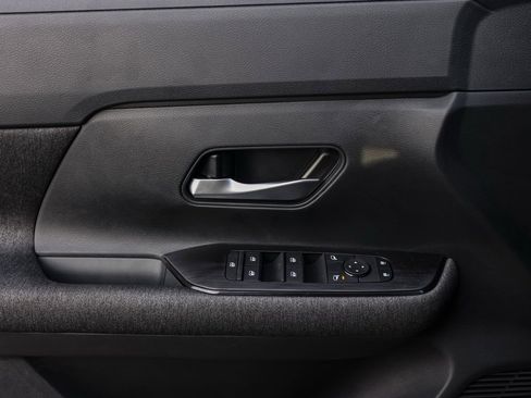 New 2026 Nissan Kicks SV image 24