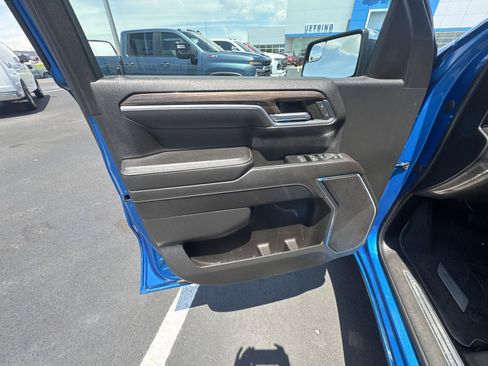 Used 2022 Chevrolet Silverado 1500 LT AWD/4WD image 8