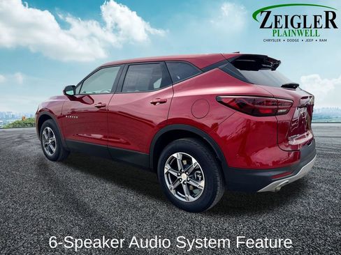 Used 2025 Chevrolet Blazer LT AWD/4WD image 3