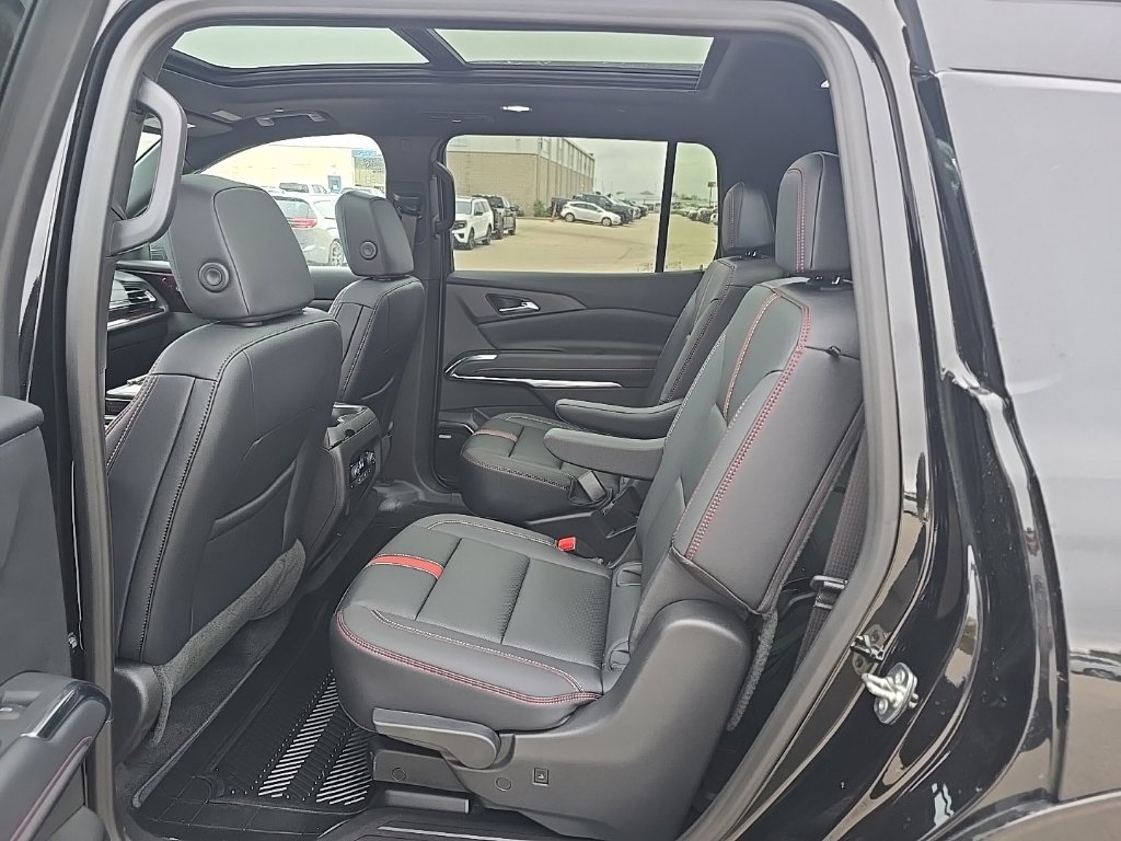 Used 2026 Chevrolet Traverse RS AWD/4WD image 13