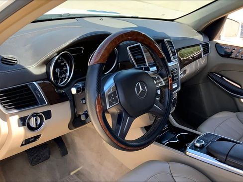 Used 2013 Mercedes-Benz GL 450 4MATIC image 16