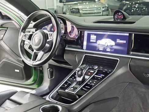 Used 2020 Porsche Panamera 4 image 28