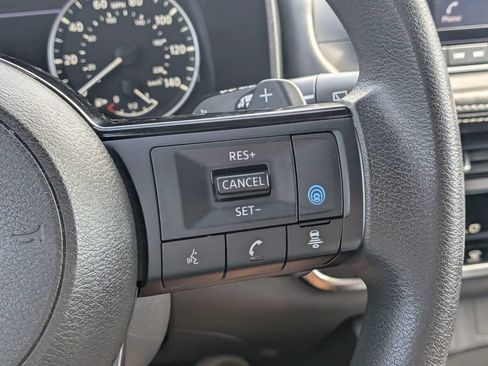 Used 2023 Nissan Rogue SV AWD/4WD image 24