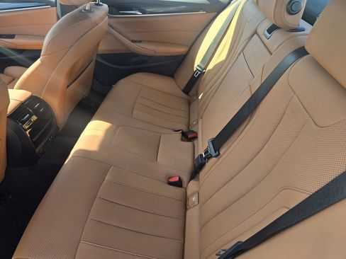 Used 2023 BMW 530i w/ Convenience Package RWD image 11