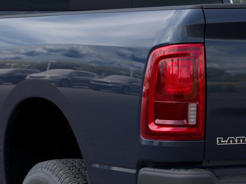 New 2026 RAM 2500 Laramie AWD/4WD image 10