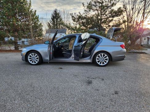 Used 2011 BMW 528i Sedan image 50