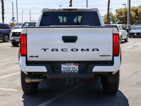 Used 2024 Toyota Tacoma TRD Off-Road w/ TRD Off Road Upgrade Package AWD/4WD image 8