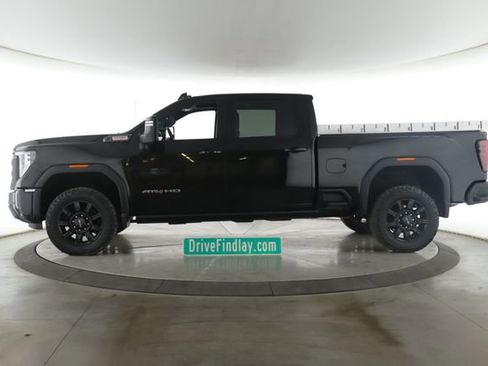 Used 2024 GMC Sierra 2500 AT4 w/ AT4 Premium Plus Package AWD/4WD image 9