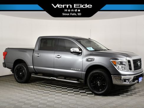 Used 2017 Nissan Titan SL AWD/4WD image 1