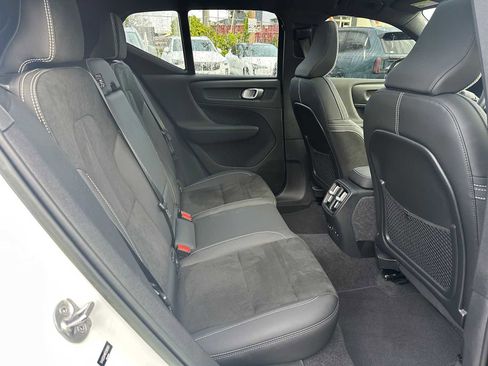 Certified 2023 Volvo XC40 Recharge Ultimate image 12