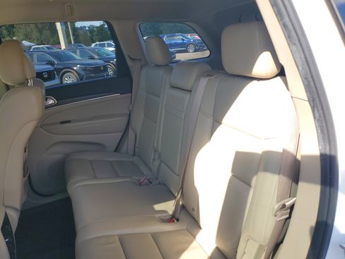 Used 2017 Jeep Grand Cherokee Limited image 23