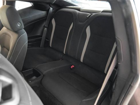 Used 2018 Chevrolet Camaro SS image 31