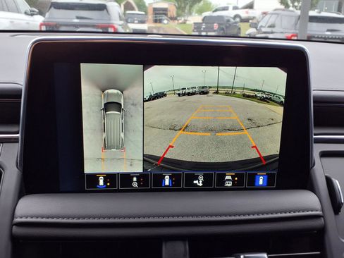 Used 2024 Chevrolet Tahoe Z71 w/ Luxury Package image 15