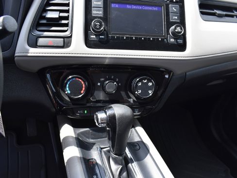 Certified 2018 Honda HR-V LX image 20
