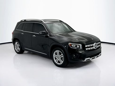 Used 2023 Mercedes-Benz GLB 250 image 3