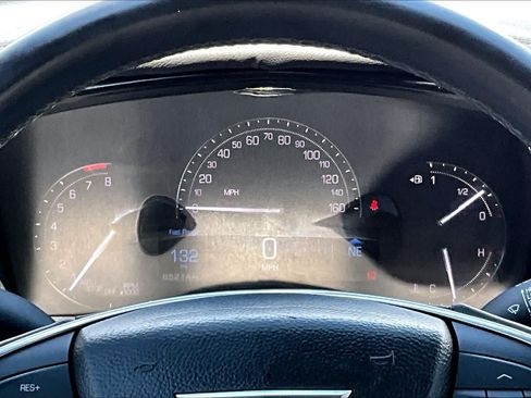 Used 2017 Cadillac XT5 FWD image 24