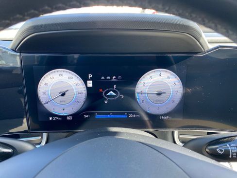 Used 2025 Hyundai Elantra Limited image 43