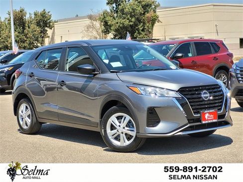 New 2025 Nissan Kicks Play S image 1