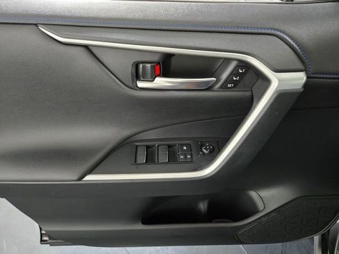 Used 2023 Toyota RAV4 XSE AWD/4WD image 29