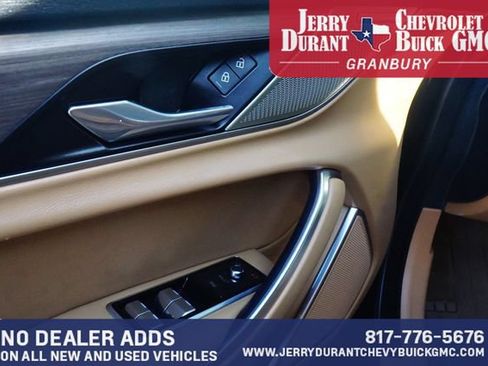 Used 2023 Jaguar XF SE RWD image 18
