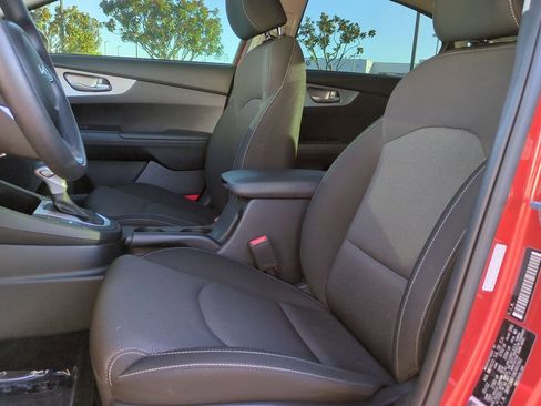 Used 2022 Kia Forte LXS image 18