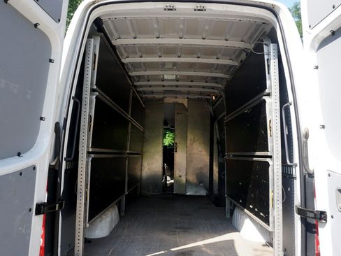 Used 2016 Freightliner Sprinter 2500 image 14