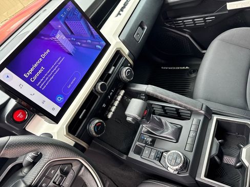 Used 2024 Toyota Tacoma TRD Off-Road image 13