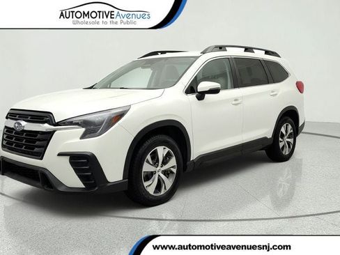 Used 2023 Subaru Ascent Premium w/ Convenience Package AWD/4WD image 1
