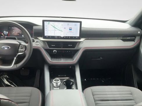 Used 2025 Ford Explorer ST-Line w/ Premium Package RWD image 9