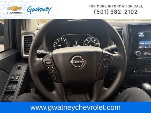 Used 2024 Nissan Frontier SV image 16