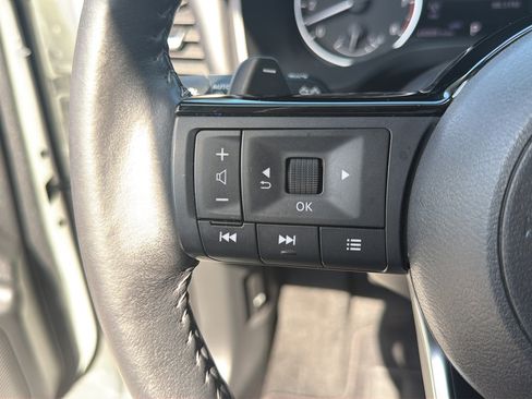 Certified 2022 Nissan Rogue SV w/ SV Premium Package AWD/4WD image 44