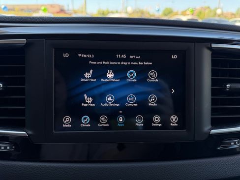 Used 2020 Chrysler Pacifica Touring-L image 12