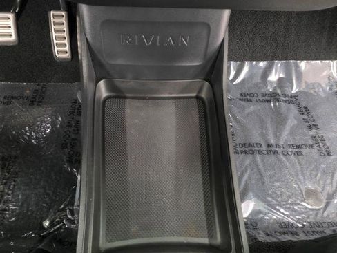 Used 2022 Rivian R1T Adventure AWD/4WD image 21