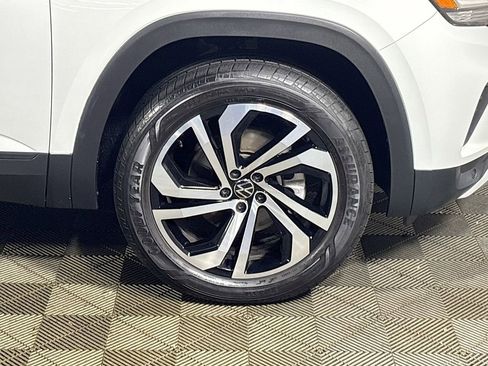 Certified 2023 Volkswagen Atlas SE w/ Panoramic Sunroof Package AWD/4WD image 23