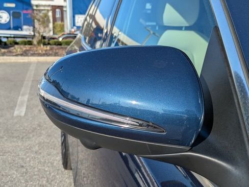 Used 2023 Mercedes-Benz GLB 250 image 12