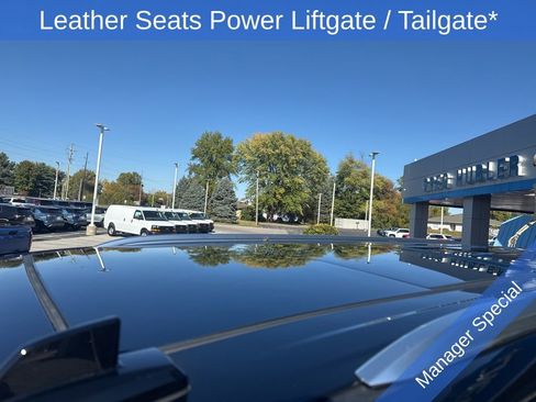 Used 2024 Chevrolet Suburban High Country w/ Premium Package image 10