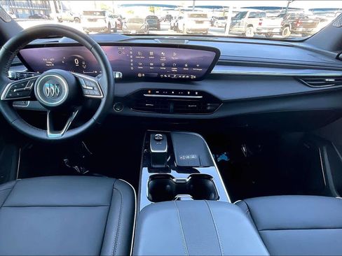 Used 2025 Buick Enclave Preferred image 14